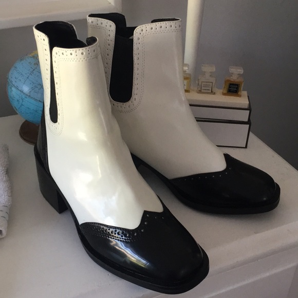 Zara Shoes - Zara Trafaluc Spectator Booties